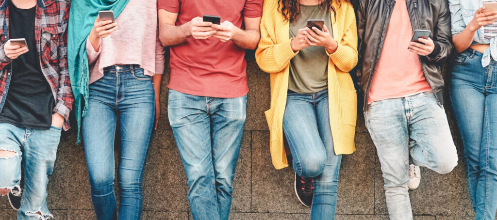 ragazzi di vita - social scroll